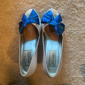Dyeable silver and blue heels